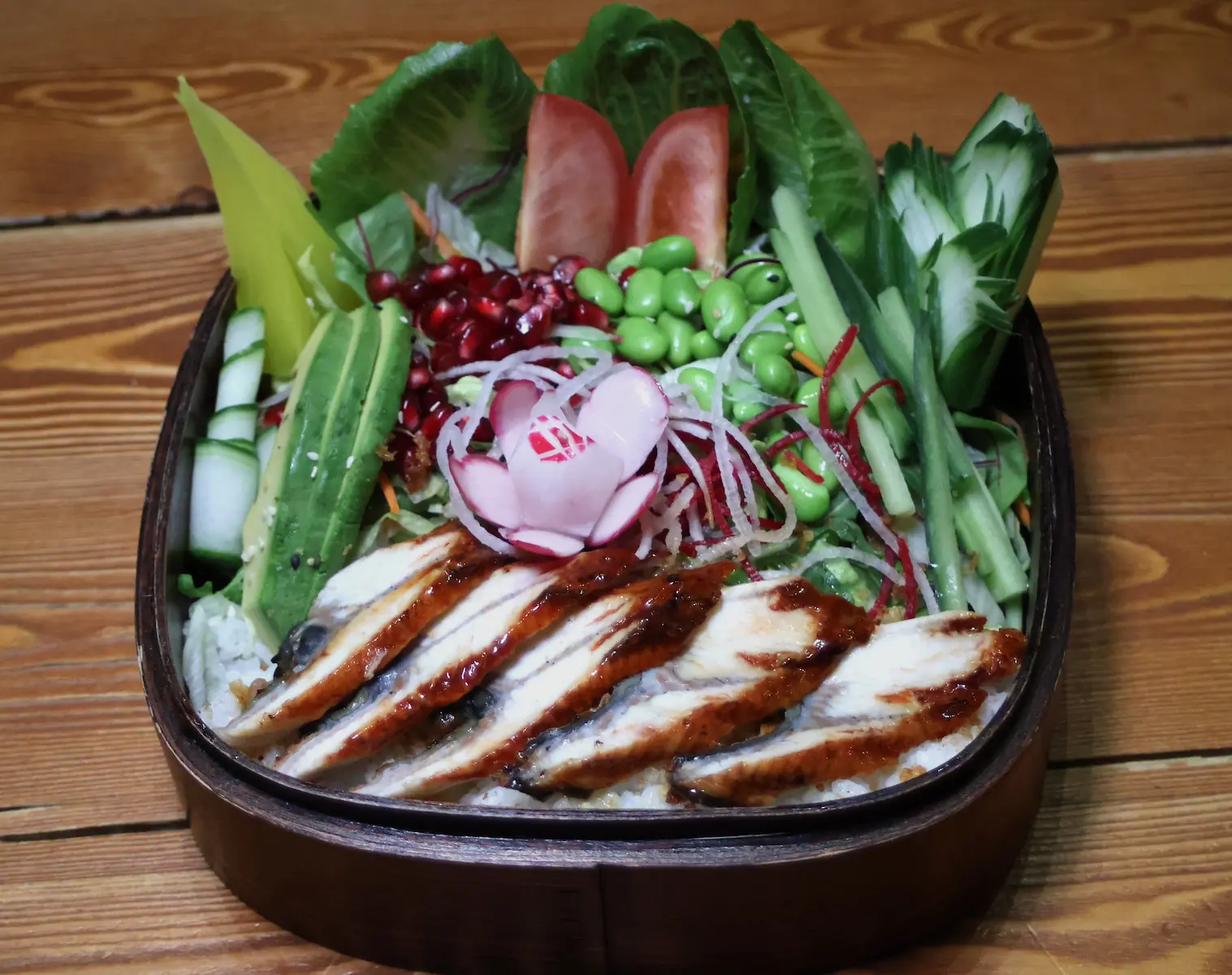 Gegrillter Aal (Unagi) auf Reis nach asiatischer Art